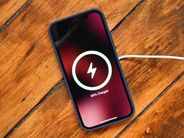 临江苹果手机维修分享iPhone 12可以随便充电吗 